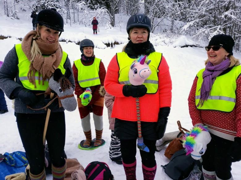 Oriveden varhaiskasvatuksen joukkue Villasukkajuoksun SM-kisoissa tammikuussa 2019.